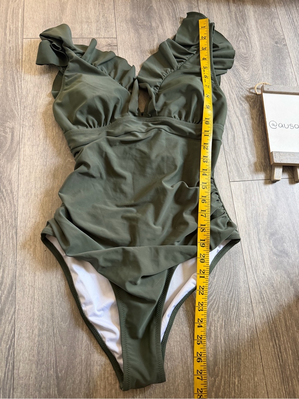 Cupshe Ruffled V-Neck Tummy Control One-Piece Swimsuit in Olive Green. Size M - Picture 9 of 12